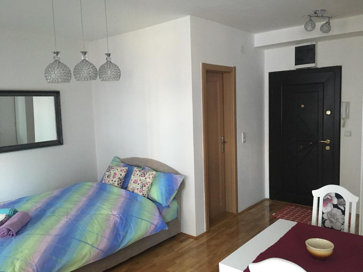 Ms - Downtown With Free Parking Space Apartman Belgrád Kültér fotó